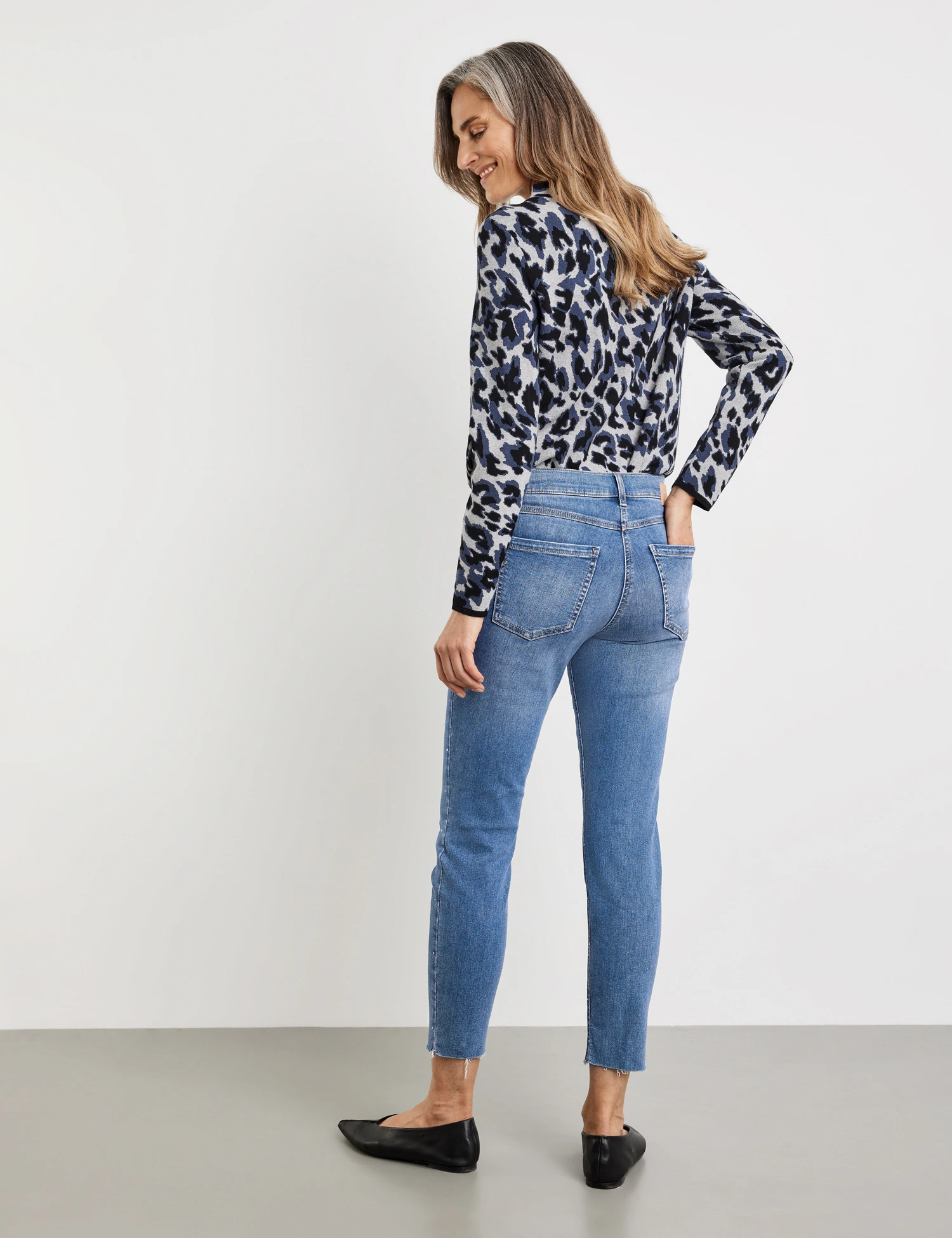 Gerry Weber 7/8 Hose BEST4ME CROPPED Mit Steinchendekor 8 Gerry Weber 7/8 Hose BEST4ME CROPPED Mit Steinchendekor – Bild 6