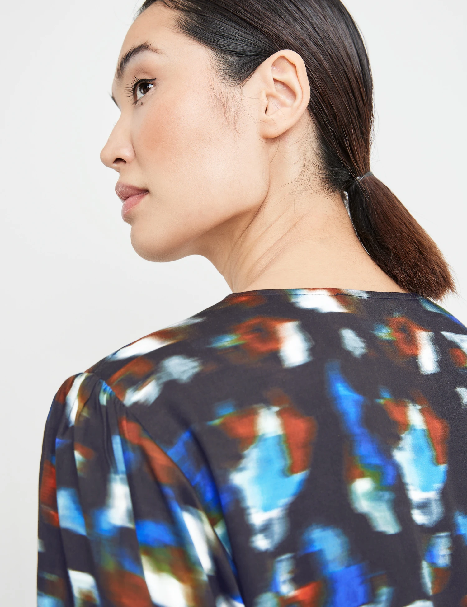 Taifun Bluse Aus Edlem Satin 6 Taifun Bluse Aus Edlem Satin – Bild 4