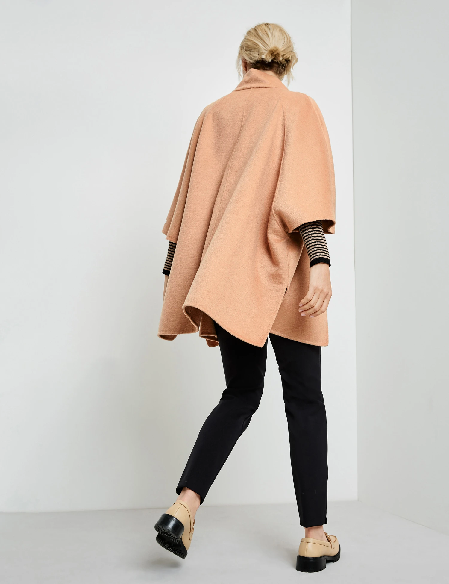 Gerry Weber Cape Mit Wollanteil 8 Gerry Weber Cape Mit Wollanteil – Bild 6