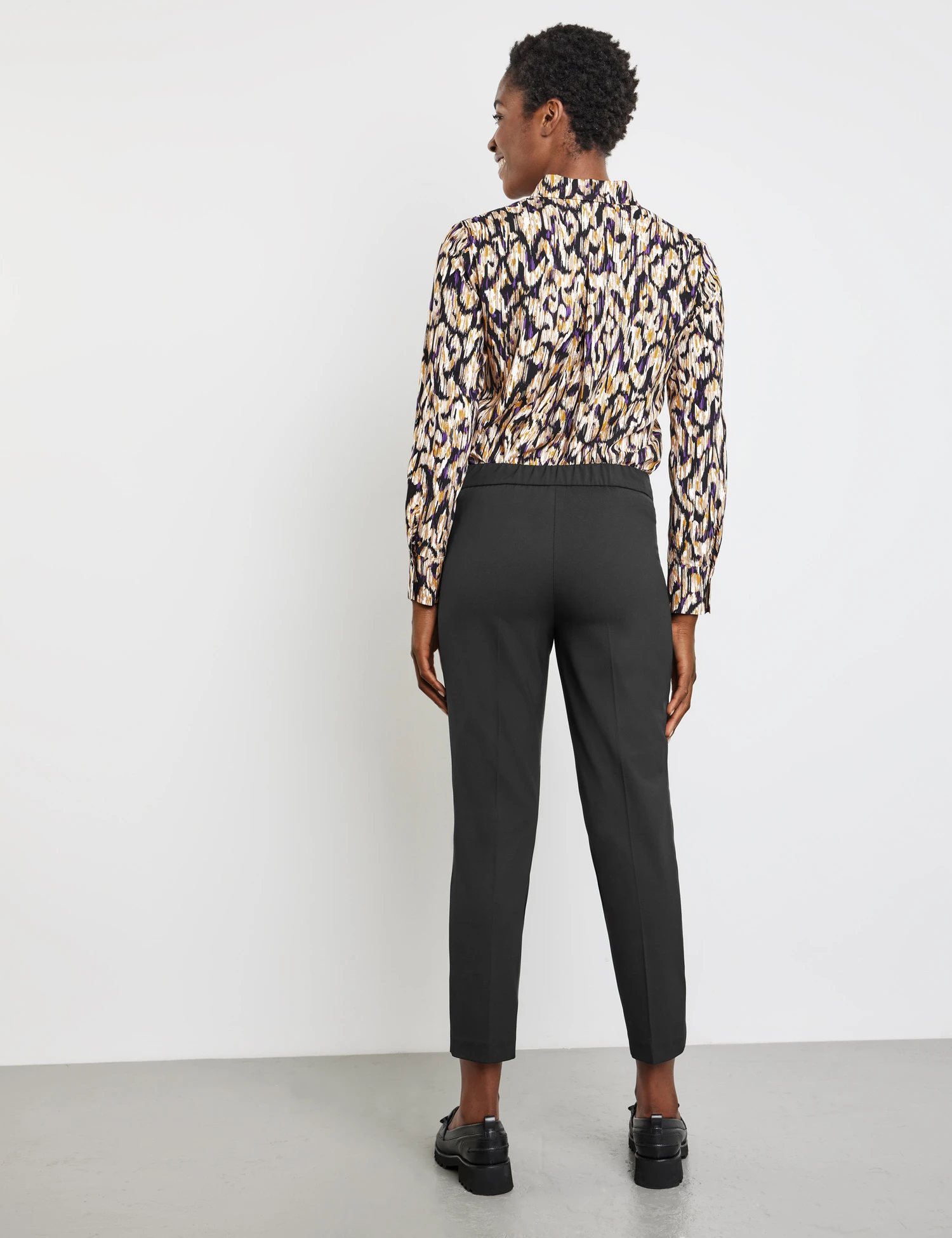 Gerry Weber Chino Citystyle Mit Rückseitigem Dehnbund 8 Gerry Weber Chino Citystyle Mit Rückseitigem Dehnbund – Bild 6