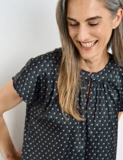 Gerry Weber Fließende Kurzarmbluse Mit Grafischem Muster 12 Gerry Weber Fließende Kurzarmbluse Mit Grafischem Muster -Gerry Weber Verkäufe fliessende kurzarmbluse mit grafischem muster 100