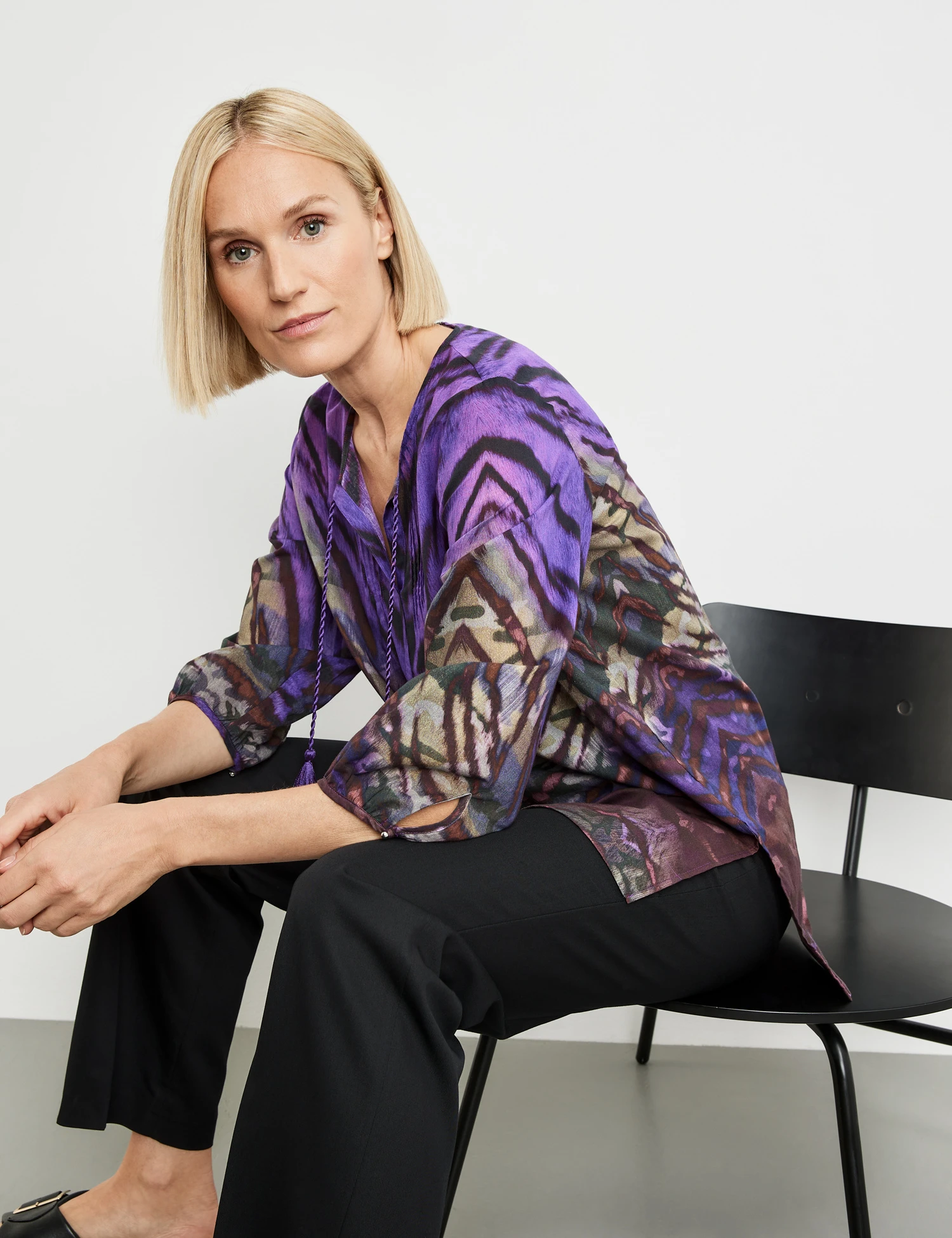 Gerry Weber Gemusterte Longbluse Mit Biesen 7 Gerry Weber Gemusterte Longbluse Mit Biesen – Bild 5