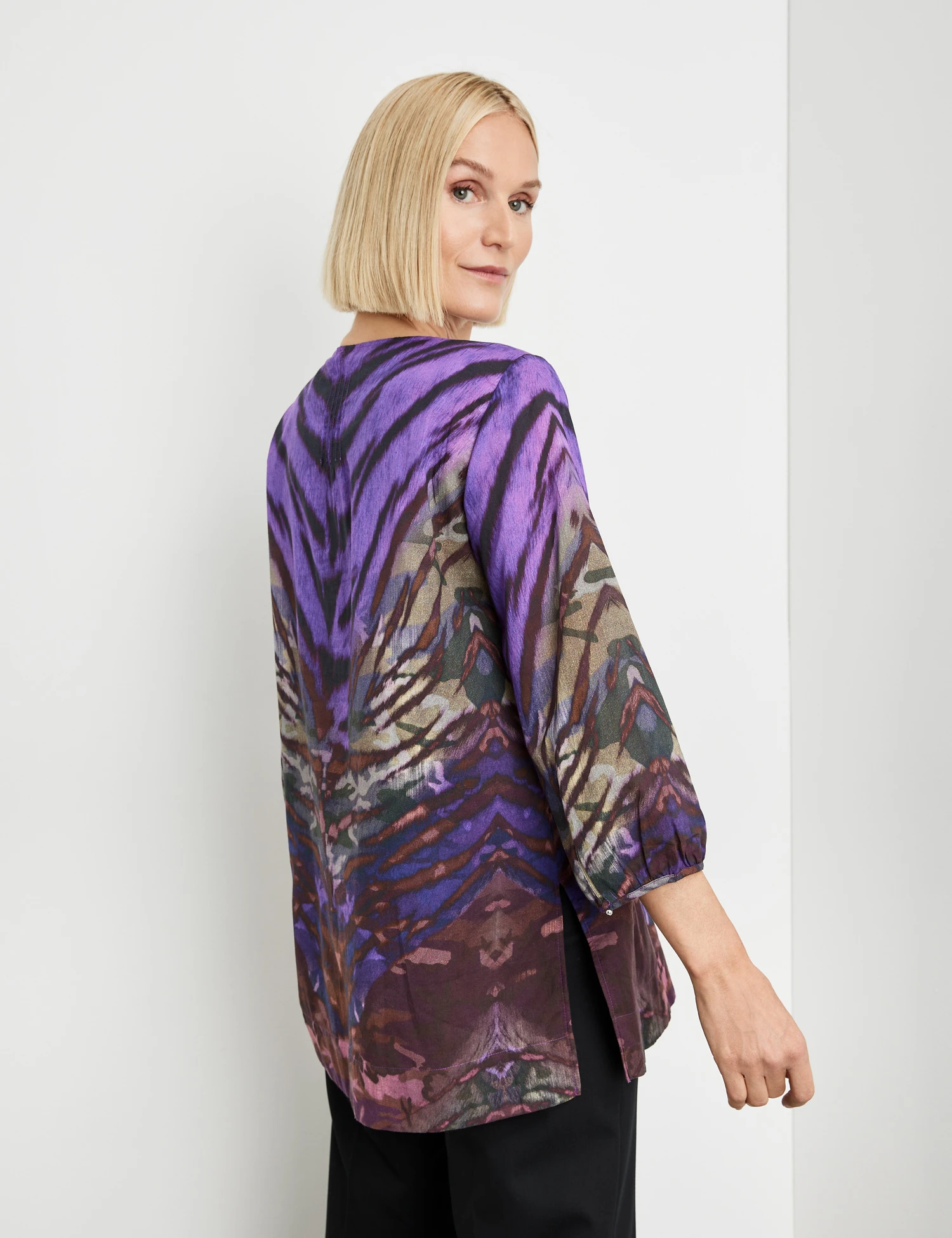 Gerry Weber Gemusterte Longbluse Mit Biesen 8 Gerry Weber Gemusterte Longbluse Mit Biesen – Bild 6