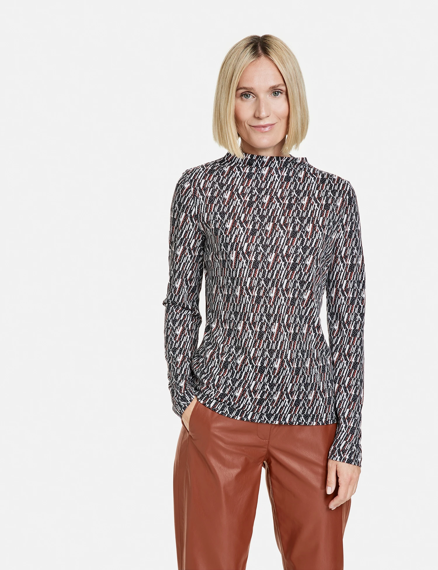 Gerry Weber Gemustertes Langarmshirt Mit Ausbrenner-Optik 9 Gerry Weber Gemustertes Langarmshirt Mit Ausbrenner-Optik – Bild 7