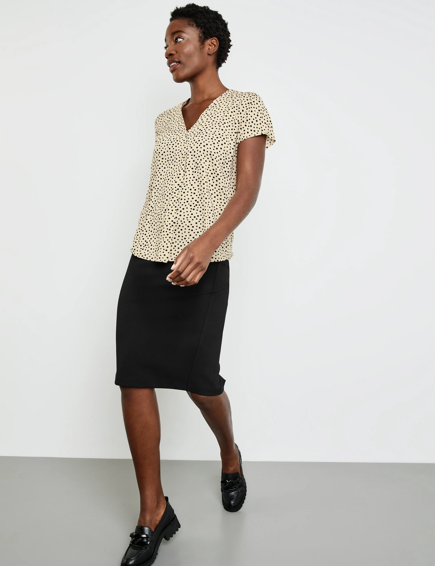 Gerry Weber Gepunktetes Blusenshirt Mit Falte 7 Gerry Weber Gepunktetes Blusenshirt Mit Falte – Bild 5