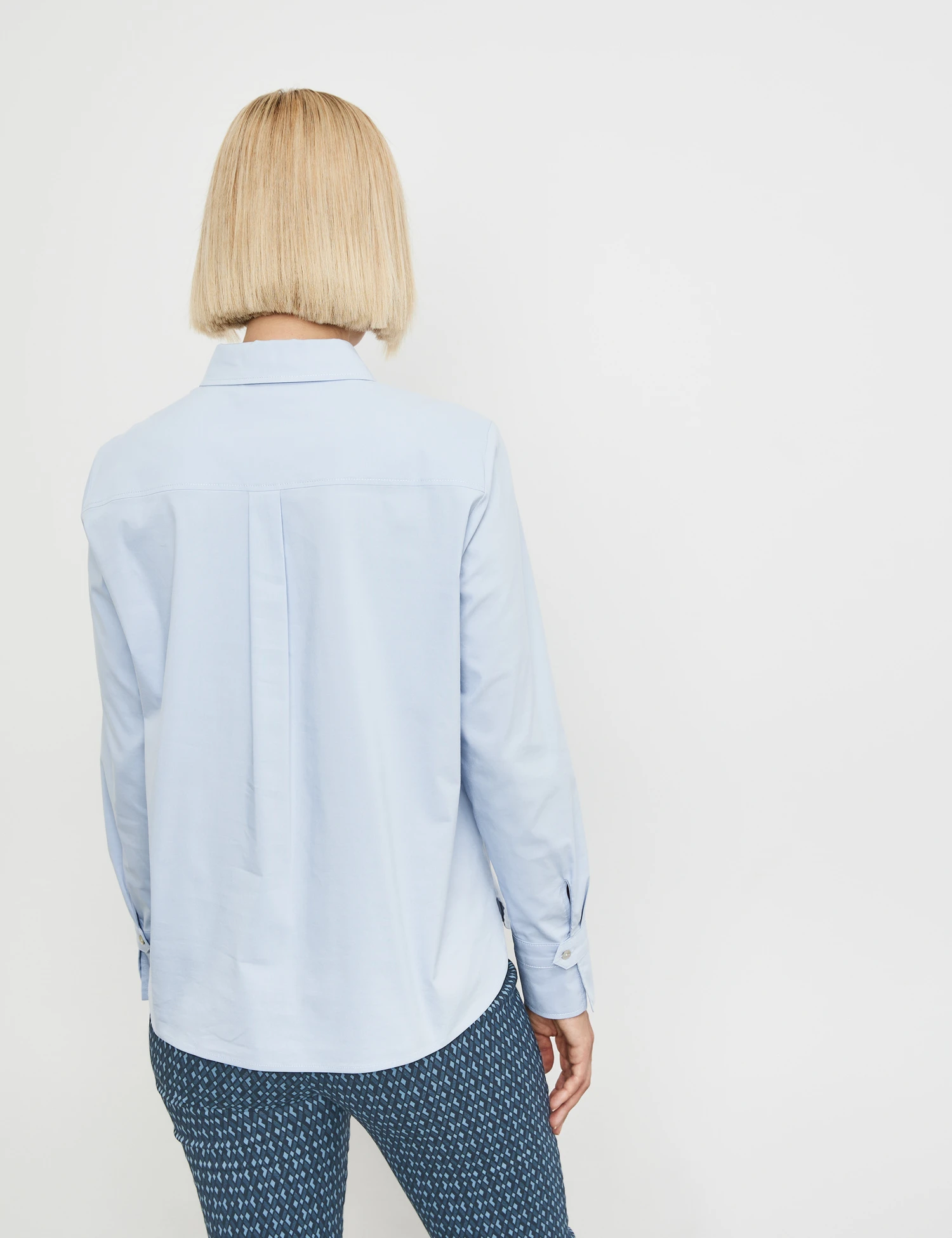 Gerry Weber Hemdbluse Mit Verdeckter Knopfleiste Und Armriegel 8 Gerry Weber Hemdbluse Mit Verdeckter Knopfleiste Und Armriegel – Bild 6