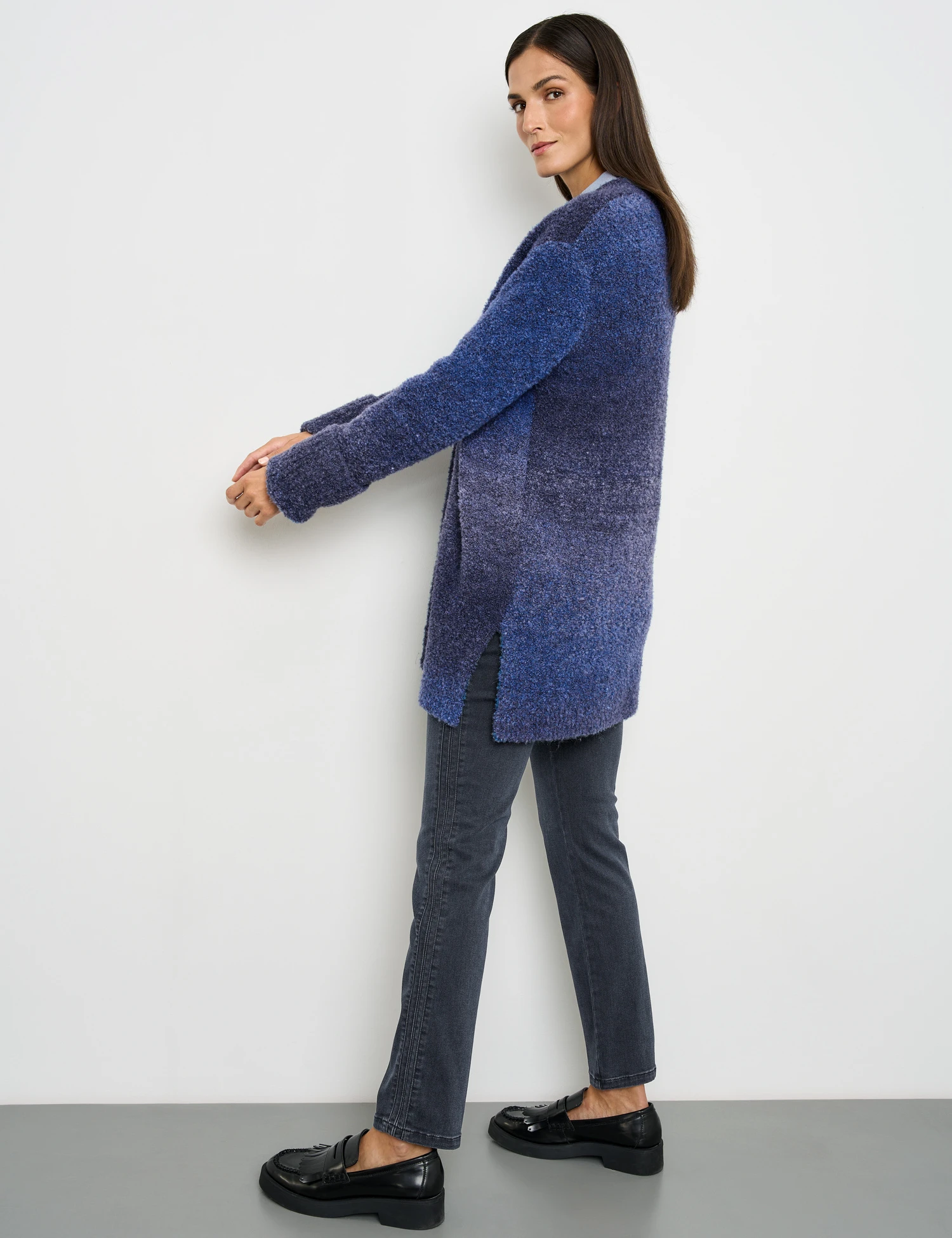 Gerry Weber Kuschelige Strickjacke Mit Ärmelaufschlag 7 Gerry Weber Kuschelige Strickjacke Mit Ärmelaufschlag – Bild 5