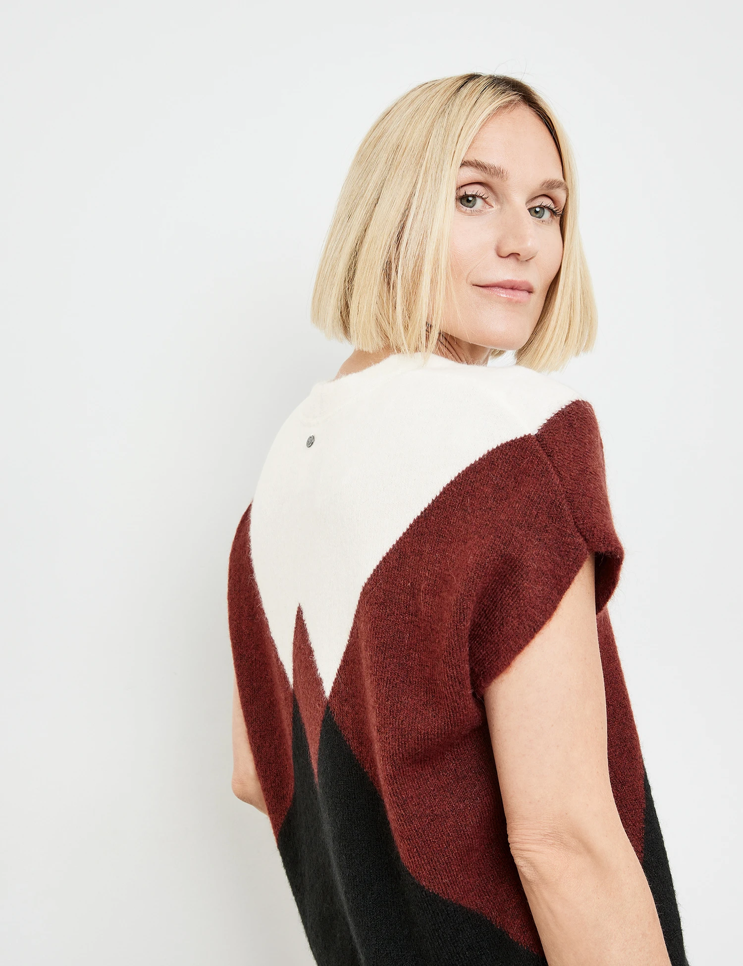 Gerry Weber Kuscheliger Kurzarmpullover Mit Grafischem Muster 6 Gerry Weber Kuscheliger Kurzarmpullover Mit Grafischem Muster – Bild 4