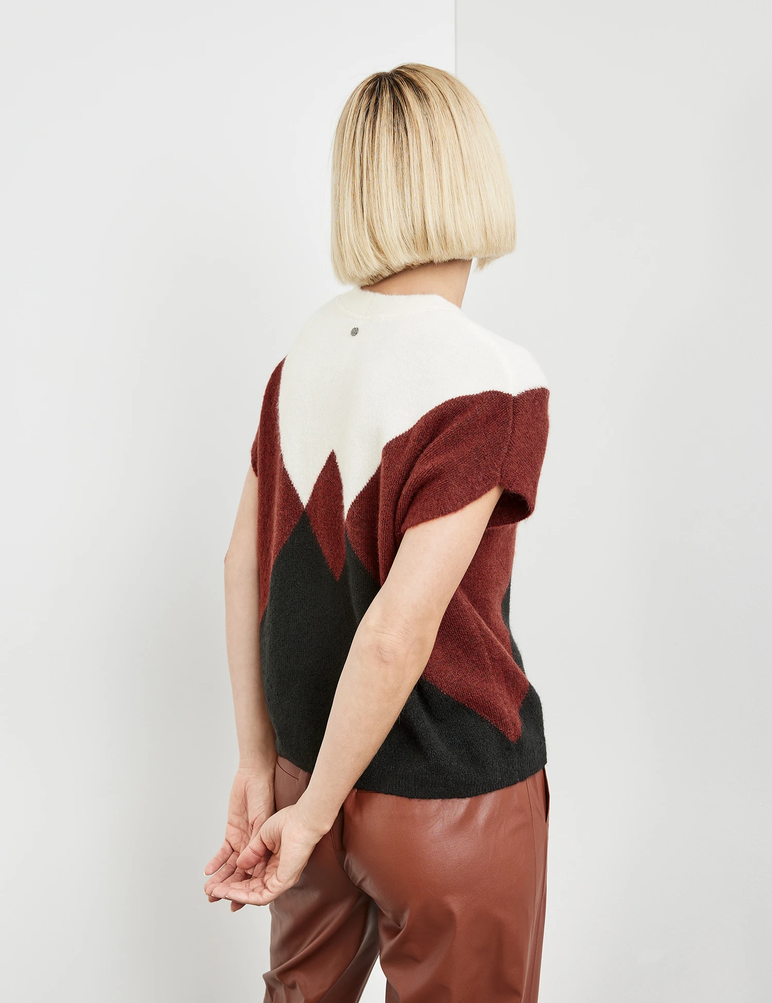 Gerry Weber Kuscheliger Kurzarmpullover Mit Grafischem Muster 8 Gerry Weber Kuscheliger Kurzarmpullover Mit Grafischem Muster – Bild 6