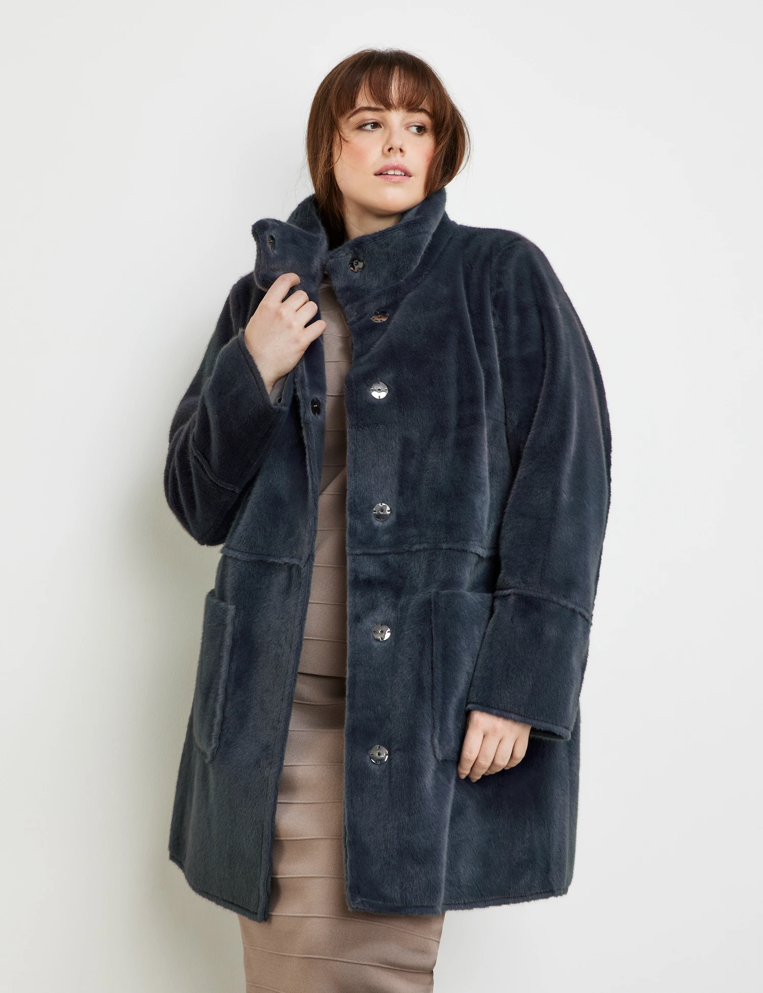 Kuscheliger Webpelz-Mantel 3 Kuscheliger Webpelz-Mantel