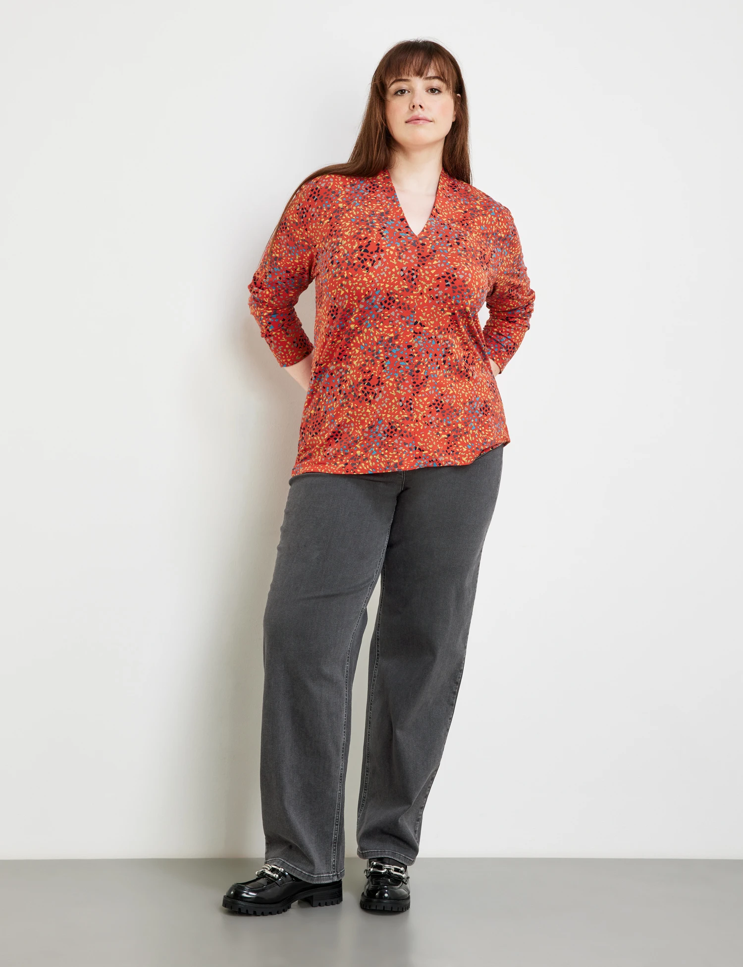 Langarmshirt Mit V-Ausschnitt 7 Langarmshirt Mit V-Ausschnitt – Bild 5