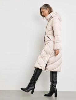 Gerry Weber Langer Steppmantel Mit Geknöpften Seitenschlitzen 13 Gerry Weber Langer Steppmantel Mit Geknöpften Seitenschlitzen -Gerry Weber Verkäufe langer steppmantel mit geknoepften seitenschlitzen 102