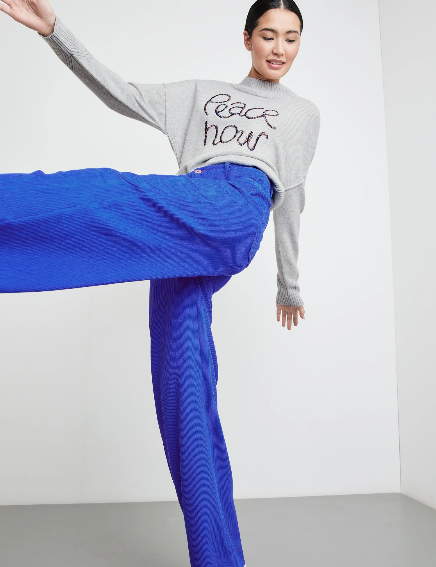 Taifun Leichte Cordhose Mit Weitem Bein Wide Leg 7 Taifun Leichte Cordhose Mit Weitem Bein Wide Leg – Bild 5