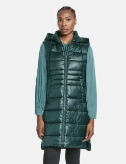 Gerry Weber Longweste Mit Daunenfeeling Und Abnehmbarer Kapuze -Gerry Weber Verkäufe longweste mit daunenfeeling und abnehmbarer kapuze 01