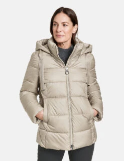 Gerry Weber Outdoorjacke Mit Abnehmbarer Kapuze Und 2-Wege-Reißverschlusss -Gerry Weber Verkäufe outdoorjacke mit abnehmbarer kapuze und 2 wege reissverschlusss 01