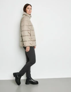 Gerry Weber Outdoorjacke Mit Abnehmbarer Kapuze Und 2-Wege-Reißverschlusss -Gerry Weber Verkäufe outdoorjacke mit abnehmbarer kapuze und 2 wege reissverschlusss 102