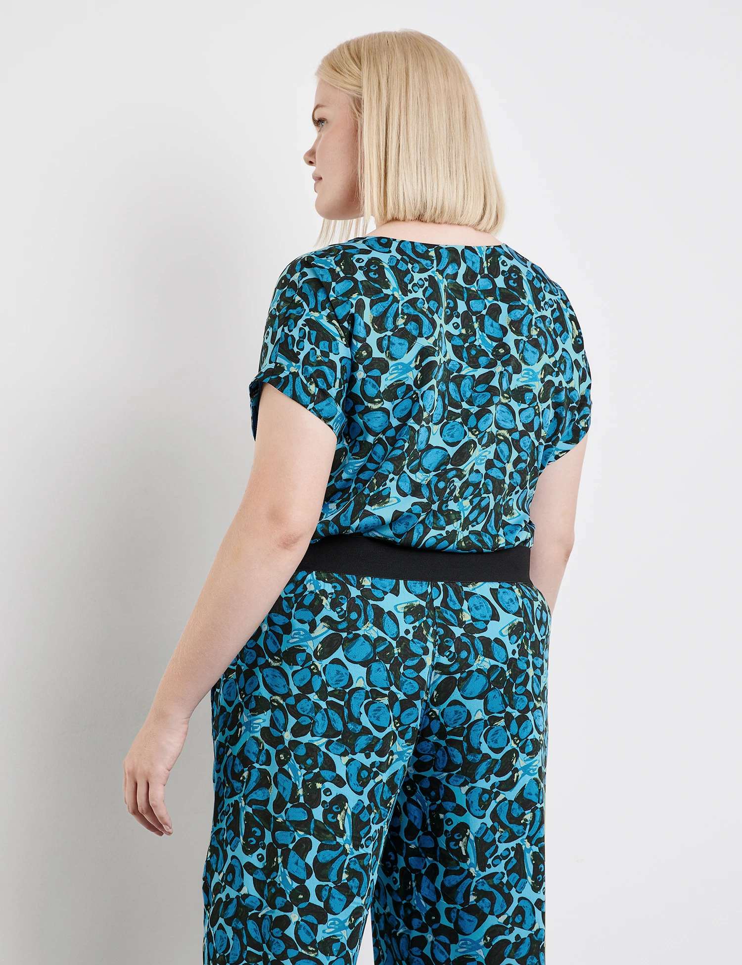 Palazzohose Mit Print Carlotta 8 Palazzohose Mit Print Carlotta – Bild 6