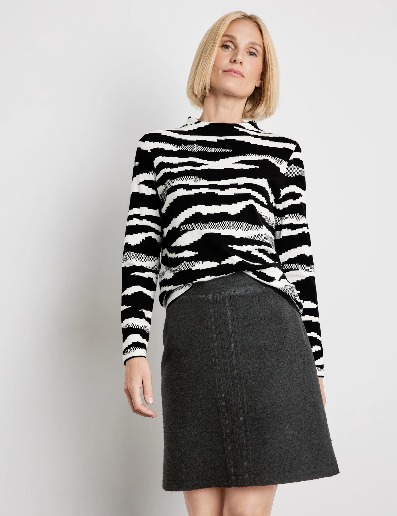 Gerry Weber Pullover In Jaquard-Strick Mit Kurzem Stehkragen 3 Gerry Weber Pullover In Jaquard-Strick Mit Kurzem Stehkragen