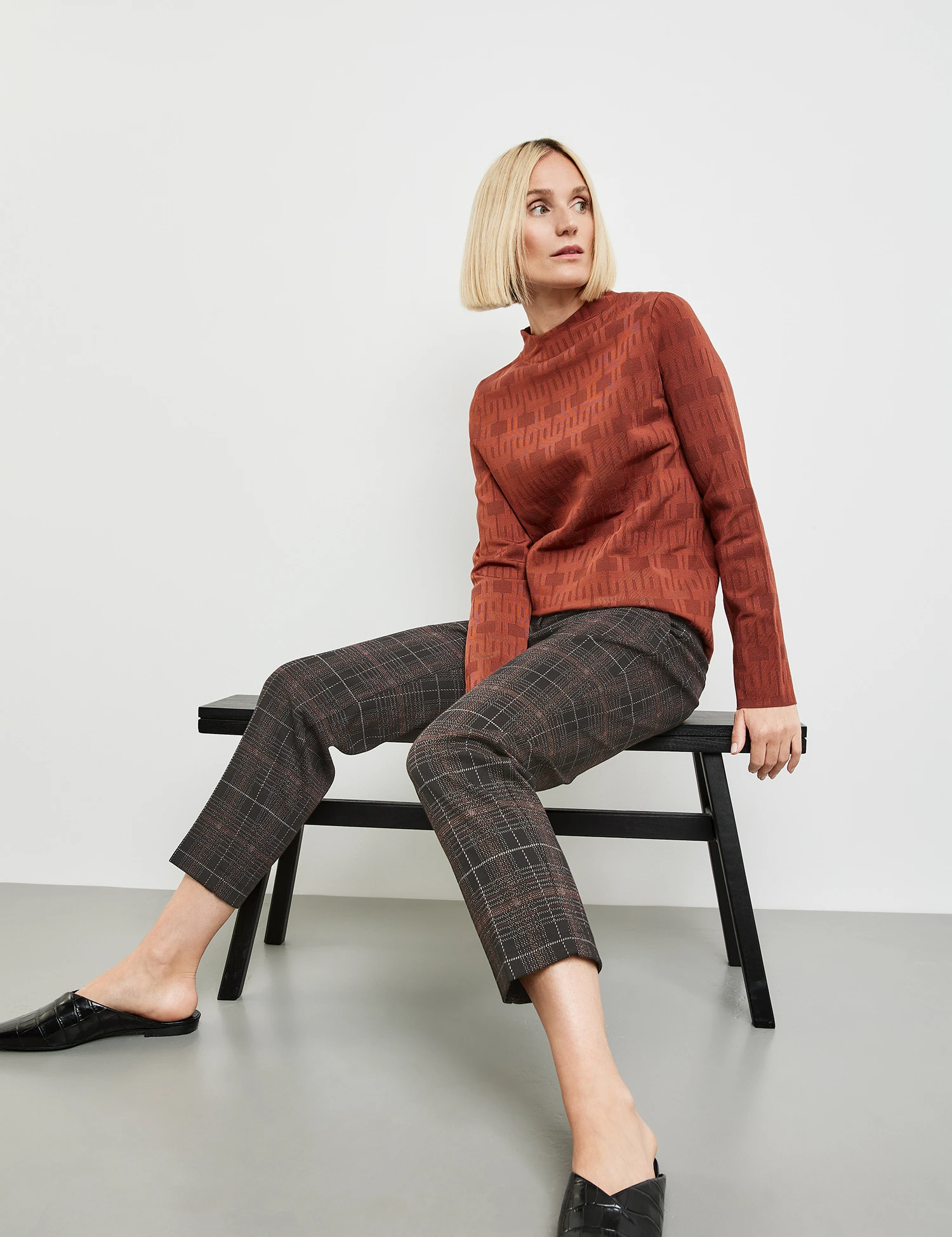 Gerry Weber Pullover Mit Kurzem Stehkragen Und Jacquard-Muster 7 Gerry Weber Pullover Mit Kurzem Stehkragen Und Jacquard-Muster – Bild 5