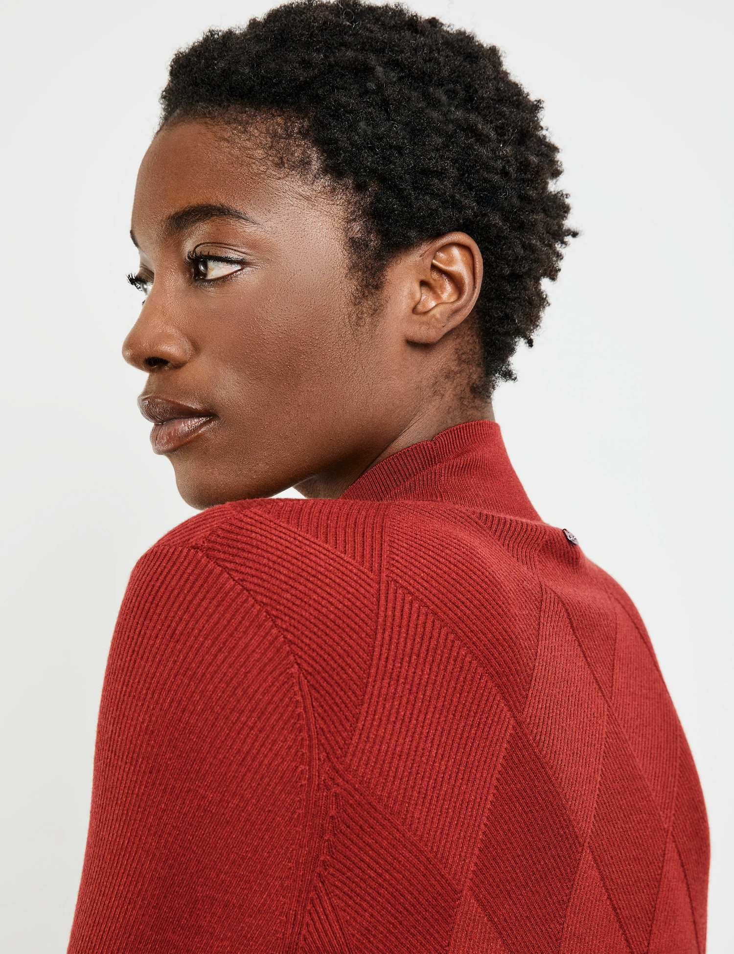 Gerry Weber Pullover Mit Turtleneck Und Rauten-Struktur 6 Gerry Weber Pullover Mit Turtleneck Und Rauten-Struktur – Bild 4