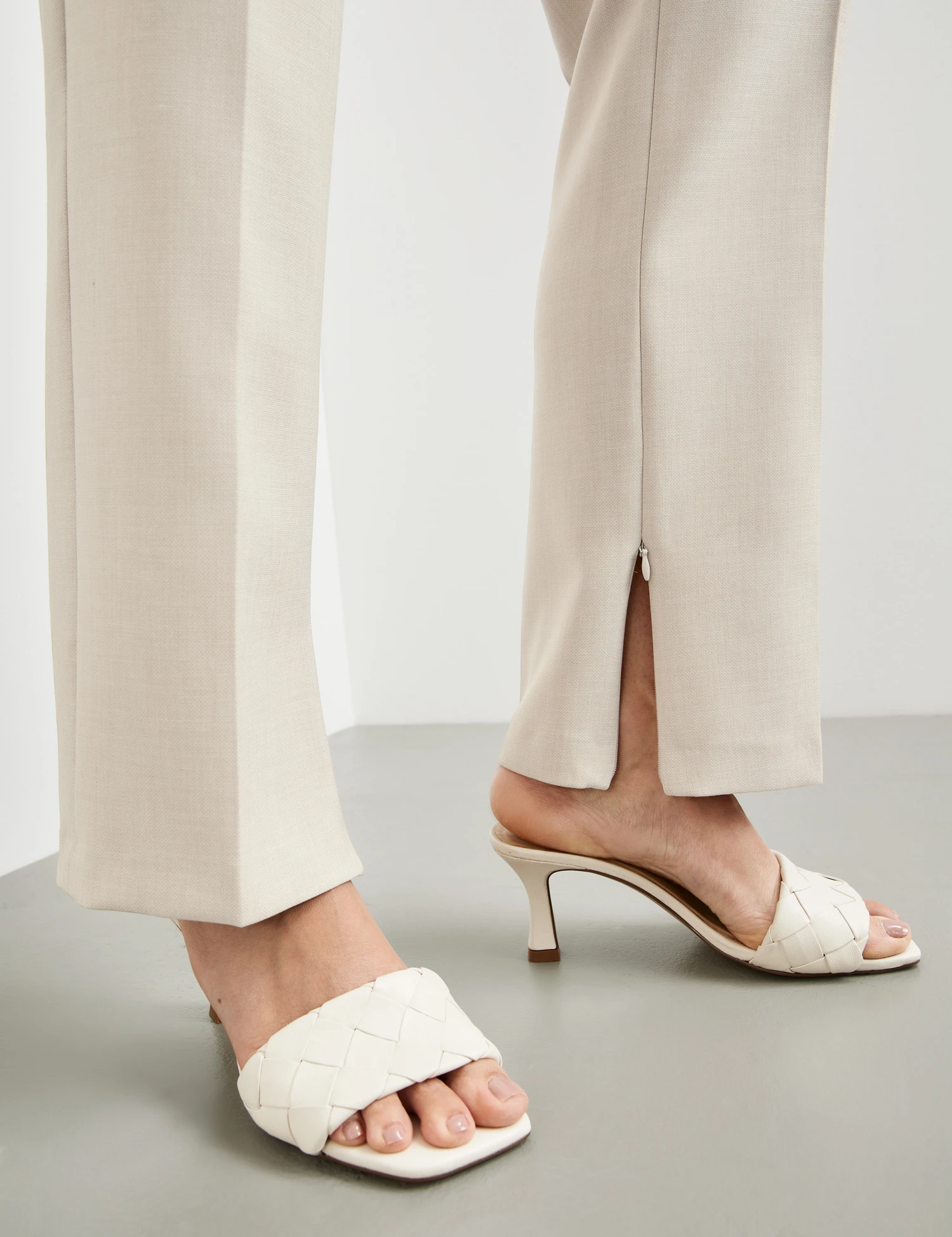 Gerry Weber Schicke Hose Mit Reißverschluss Am Saum 6 Gerry Weber Schicke Hose Mit Reißverschluss Am Saum – Bild 4