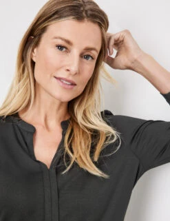Gerry Weber Schlichtes Blusenshirt Mit Einfach Gelegten Falten 12 Gerry Weber Schlichtes Blusenshirt Mit Einfach Gelegten Falten -Gerry Weber Verkäufe schlichtes blusenshirt mit einfach gelegten falten 100