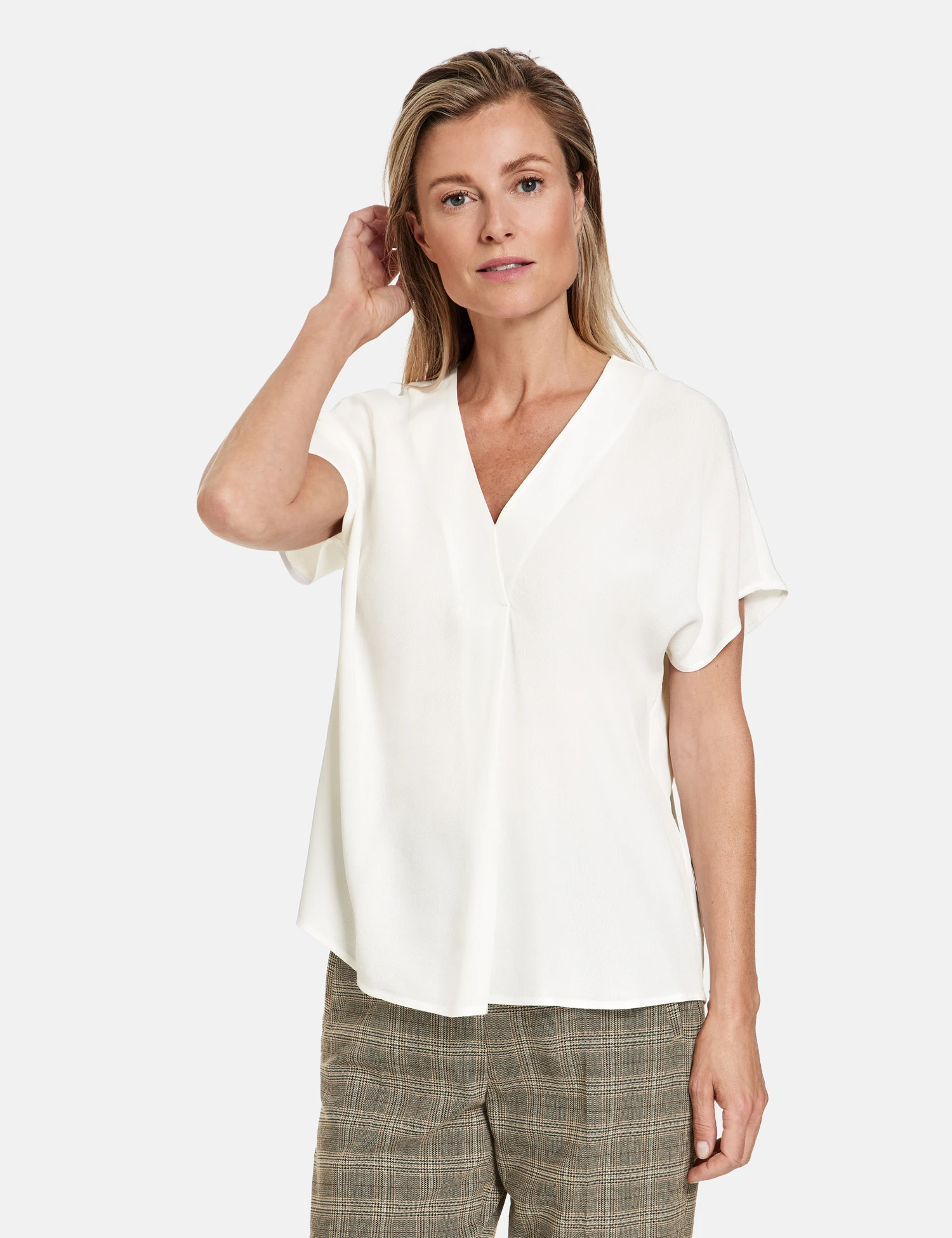 Gerry Weber Schlichtes Blusenshirt Mit Falte 9 Gerry Weber Schlichtes Blusenshirt Mit Falte – Bild 7
