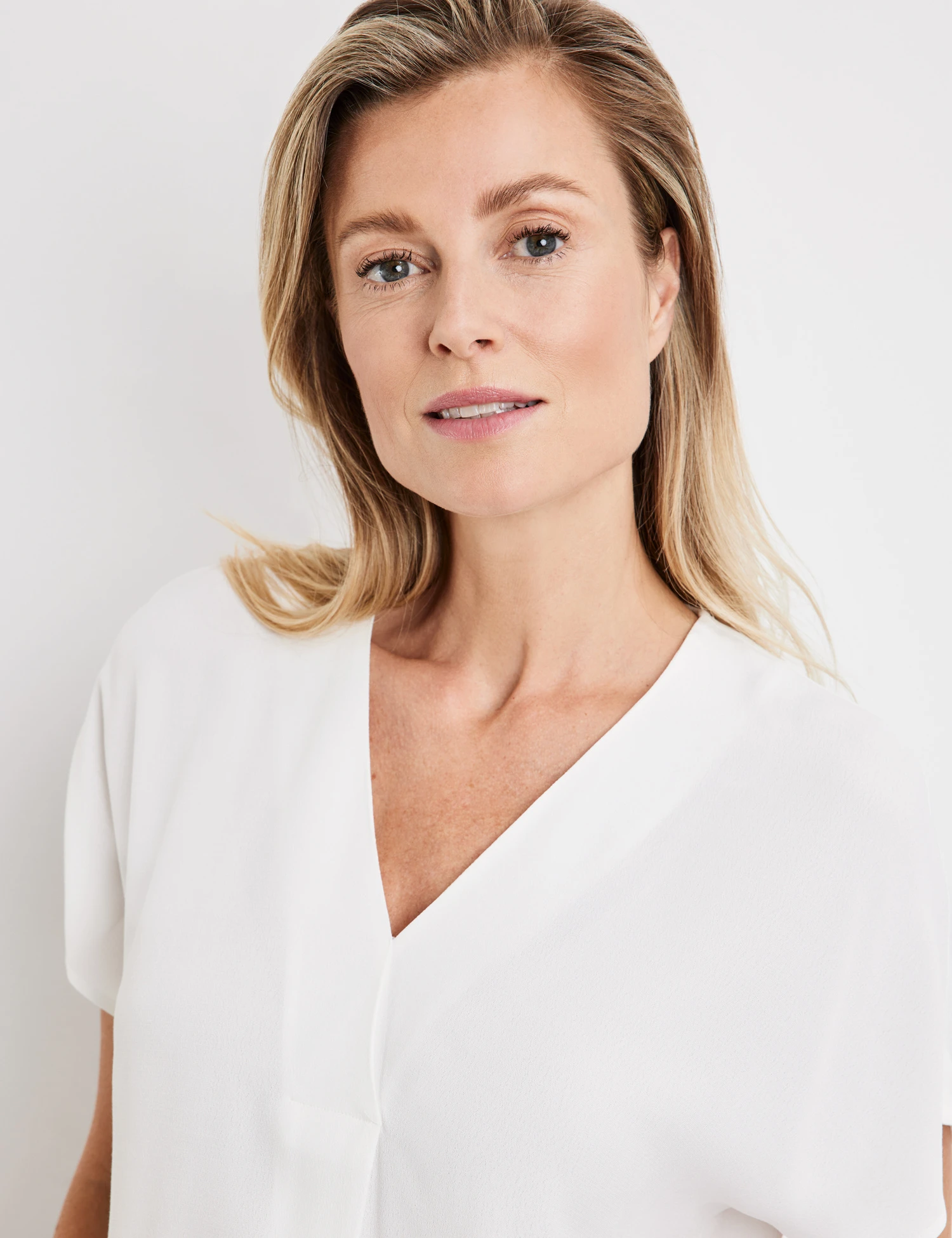 Gerry Weber Schlichtes Blusenshirt Mit Falte 6 Gerry Weber Schlichtes Blusenshirt Mit Falte – Bild 4