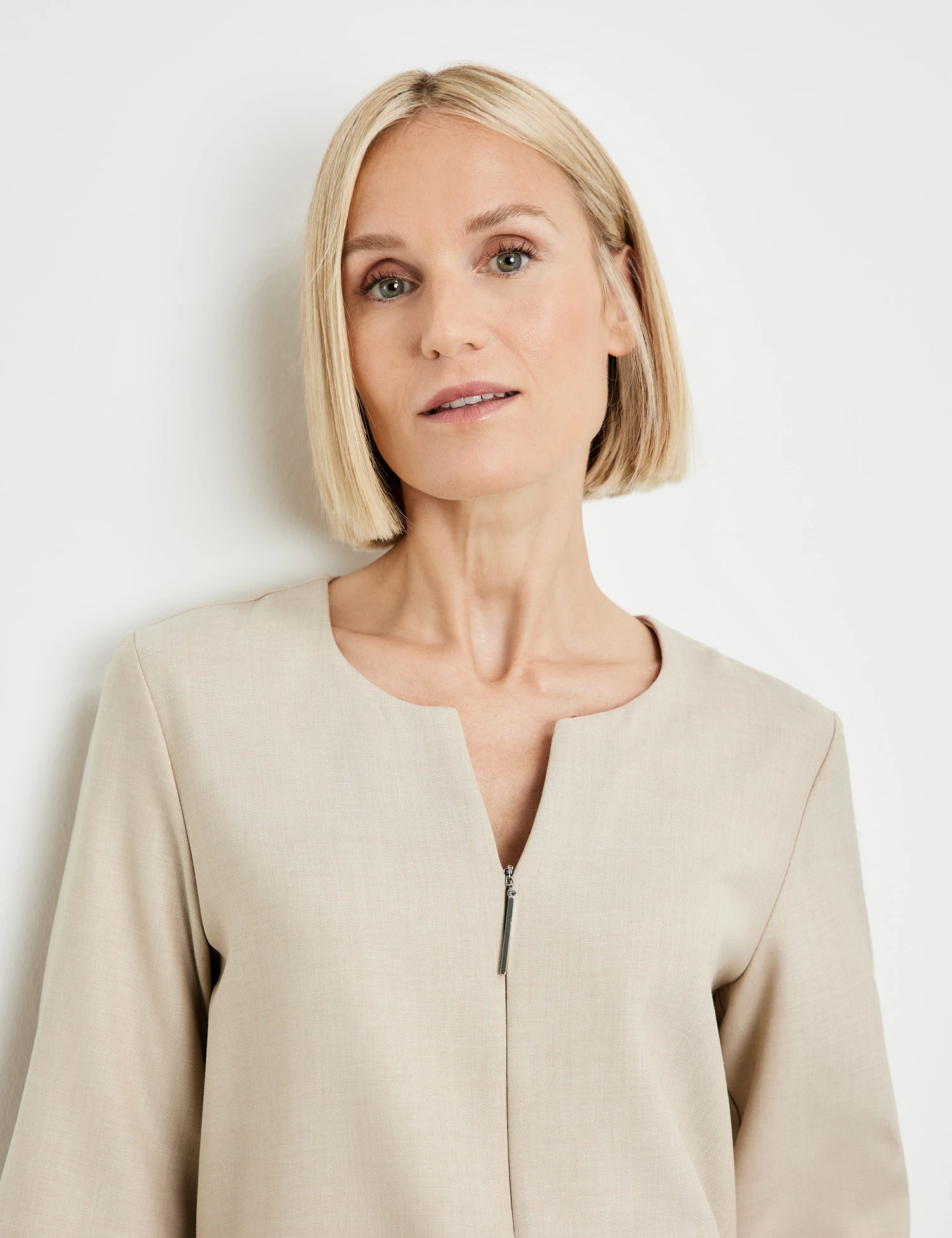 Gerry Weber Schlichtes Blusenshirt Mit Frontzipper 6 Gerry Weber Schlichtes Blusenshirt Mit Frontzipper – Bild 4