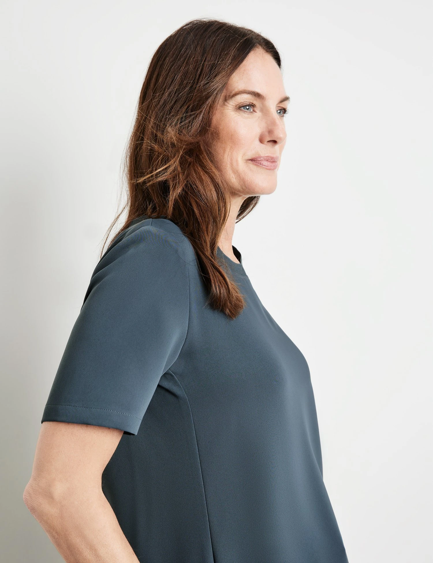 Gerry Weber Schlichtes Blusenshirt Mit Seitlichen Schlitzen 6 Gerry Weber Schlichtes Blusenshirt Mit Seitlichen Schlitzen – Bild 4