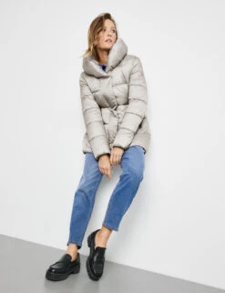 Taifun Taillierte Steppjacke Mit Volumenkragen 13 Taifun Taillierte Steppjacke Mit Volumenkragen -Gerry Weber Verkäufe taillierte steppjacke mit volumenkragen 102